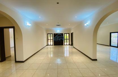 Compound - 4 Bedrooms - 3 Bathrooms for rent in Janabiya - Northern Governorate