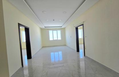 Apartment - 3 Bedrooms - 3 Bathrooms for rent in Busaiteen - Muharraq Governorate