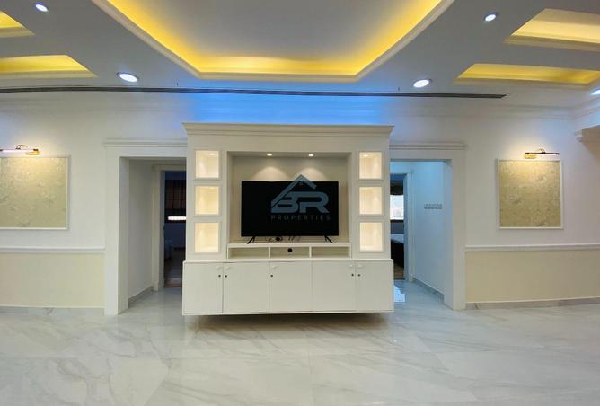 967461 - Property Image 2