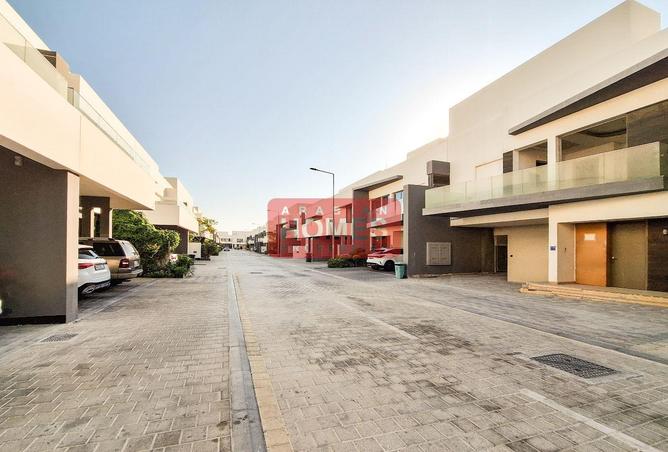 976236 - Property Main Image