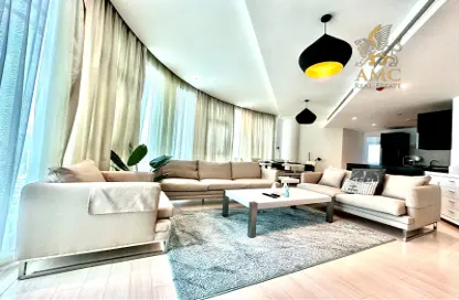 Penthouse - 2 Bedrooms - 2 Bathrooms for rent in Sanabis - Manama - Capital Governorate