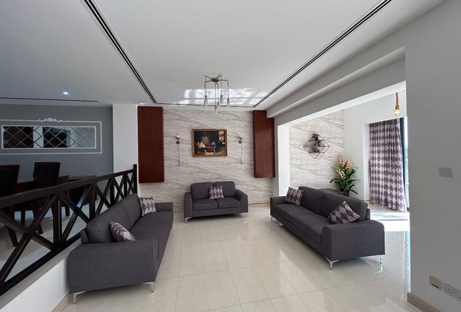 956637 - Property Image 2