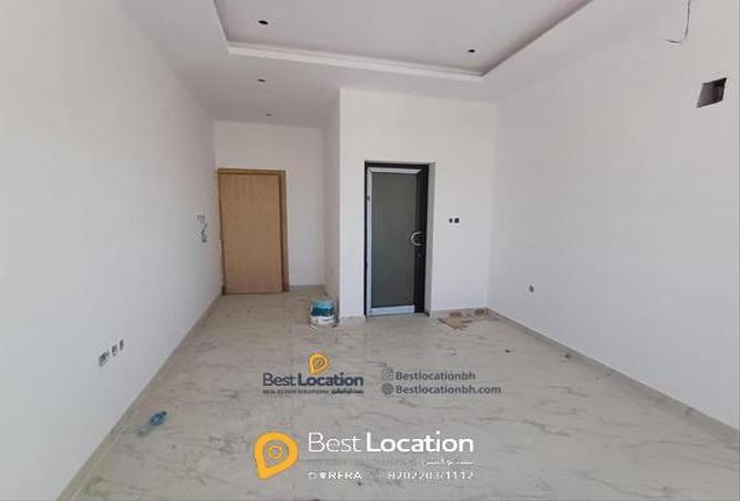 910387 - Property Image 3