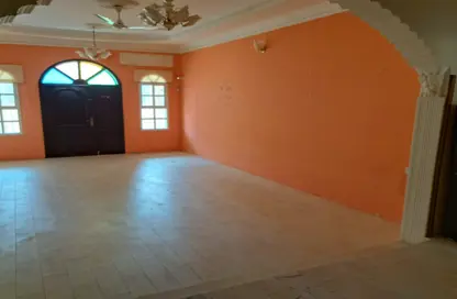 Villa - 4 Bedrooms - 4 Bathrooms for rent in Sanad - Central Governorate