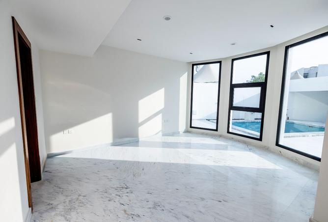 973701 - Property Image 2