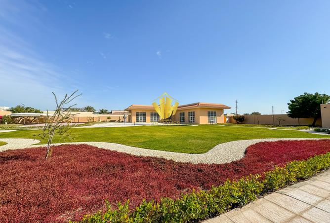 975693 - Property Image 2