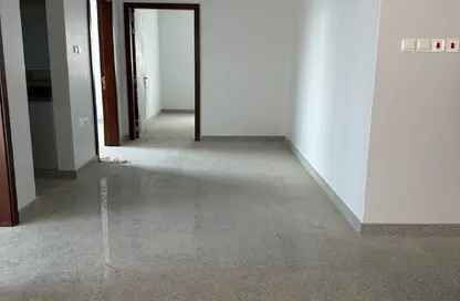 Office Space - Studio - 2 Bathrooms for rent in Al Qadam - Northern Governorate