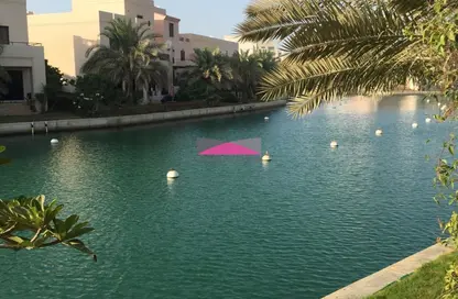 فيلا - 3 غرف نوم - 4 حمامات للايجار في مدينة المرسى - أمواج - المحرق