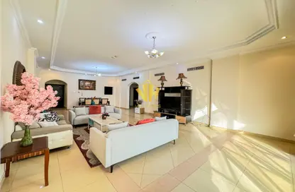 Apartment - 3 Bedrooms - 3 Bathrooms for rent in Al Juffair - Capital Governorate