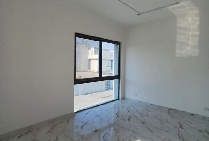 965431 - Property Image 2