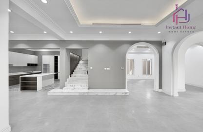 Villa - 4 Bedrooms - 5 Bathrooms for sale in Janabiya - Northern Governorate