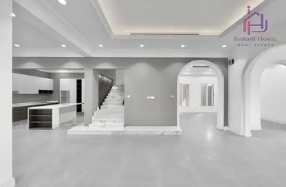 Villa - 4 Bedrooms - 5 Bathrooms for sale in Janabiya - Northern Governorate