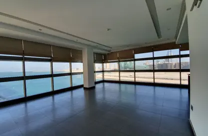 Apartment - 3 Bedrooms - 4 Bathrooms for rent in Reef Island - Capital Governorate