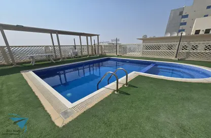 Apartment - 3 Bedrooms - 3 Bathrooms for rent in Sanabis - Manama - Capital Governorate