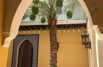 فيلا - 7 غرف نوم - 6 حمامات للايجار في المحرق - المحرق