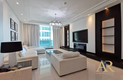 Living Room image for: Apartment - 3 Bedrooms - 4 Bathrooms for rent in Al Juffair - Capital Governorate, Image 1