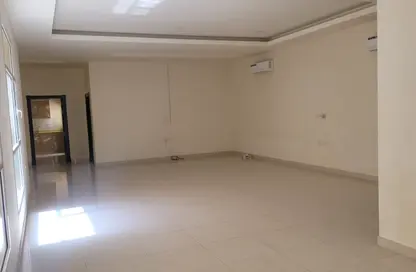 Villa - 4 Bedrooms - 6 Bathrooms for rent in Arad - Muharraq Governorate