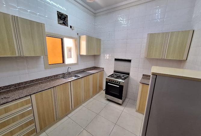 985838 - Property Image 2