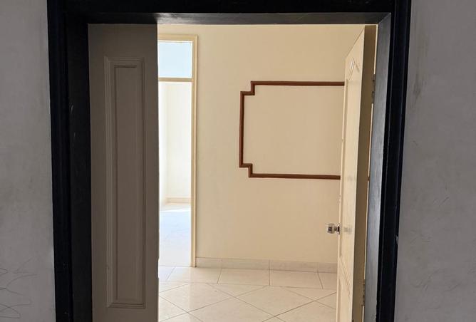 954888 - Property Image 2