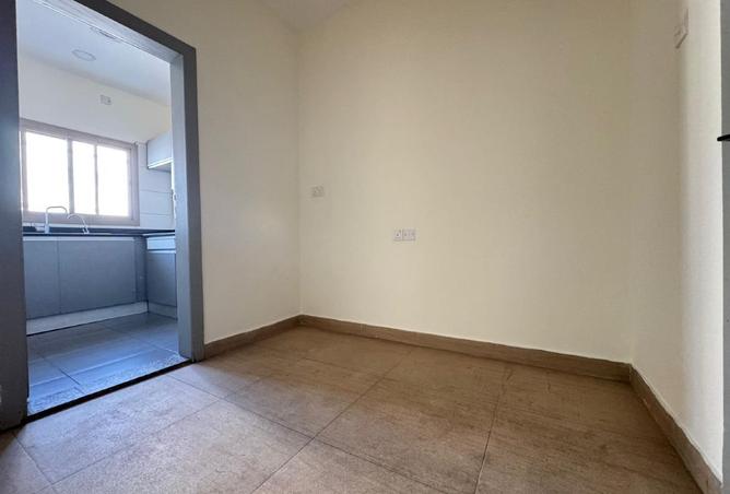 985241 - Property Image 2