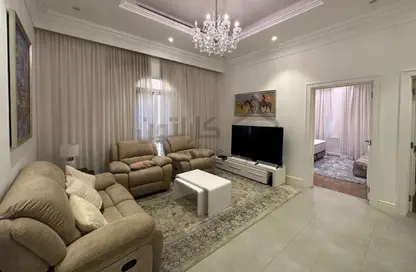 Villa - 3 Bedrooms - 5 Bathrooms for sale in Janabiya - Northern Governorate