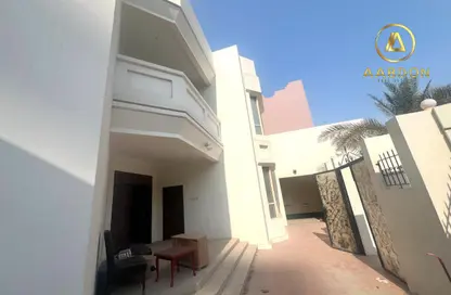 فيلا - 5 غرف نوم - 4 حمامات للايجار في الجفير - محافظة العاصمة