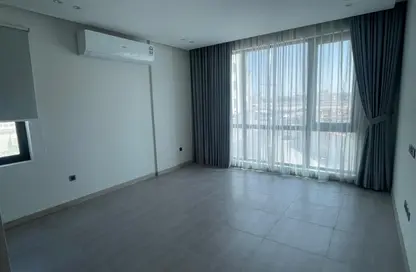 شقة - 2 غرف نوم - 2 حمامات للايجار في الجنبية - المحافظة الشمالية