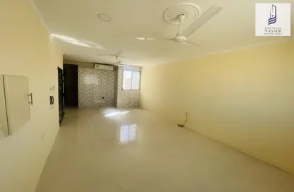 Empty Room image for: Apartment - 4 Bedrooms - 4 Bathrooms for rent in Sanad - Central Governorate, Image 1
