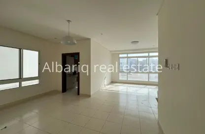 Apartment - 3 Bedrooms - 3 Bathrooms for rent in Tubli - Central Governorate Apartment - 3 Bedrooms - 3 Bathrooms for rent in Tubli - Central Governorate