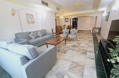 Apartment - 2 Bedrooms - 3 Bathrooms for rent in Al Juffair - Capital Governorate