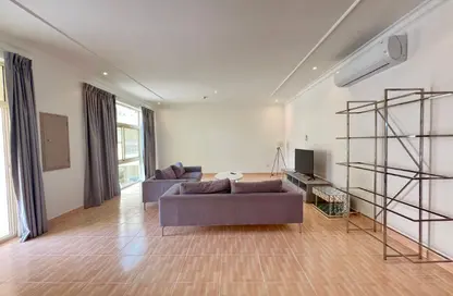 Apartment - 2 Bedrooms - 3 Bathrooms for rent in Janabiya - Northern Governorate