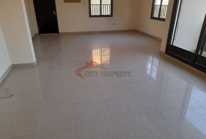 927193 - Property Image 2