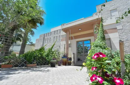 Apartment - 3 Bedrooms - 5 Bathrooms for rent in Janabiya - Northern Governorate