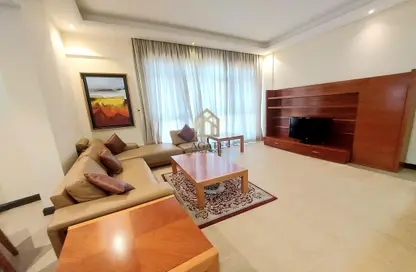 Apartment - 2 Bedrooms - 3 Bathrooms for rent in Diplomatic Area - Manama - Capital Governorate