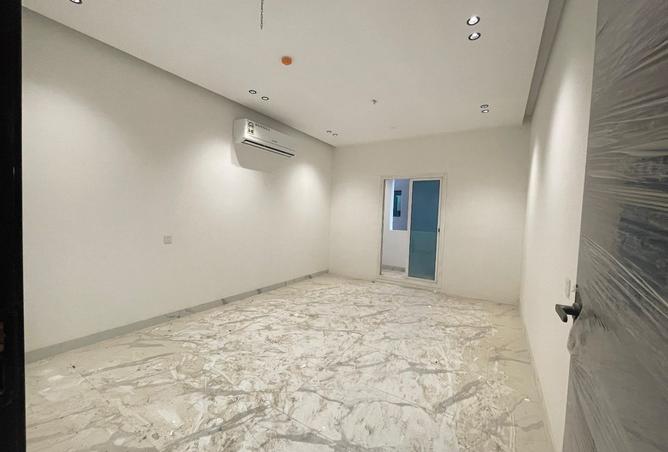 954649 - Property Image 2