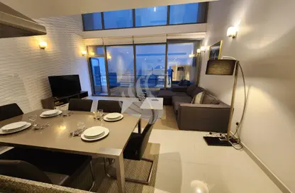 Duplex - 3 Bedrooms - 4 Bathrooms for rent in Al Juffair - Capital Governorate