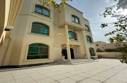 Villa - 5 Bedrooms - 7 Bathrooms for sale in Sanad - Central Governorate