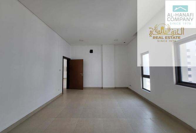 911486 - Property Image 3