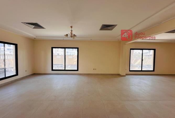 975963 - Property Image 2