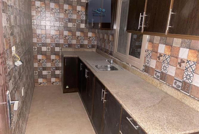 983707 - Property Image 2