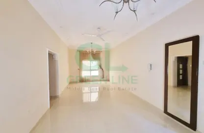 Apartment - 2 Bedrooms - 2 Bathrooms for rent in Al Maqsha - Northern Governorate