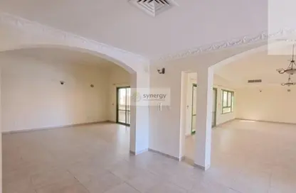 Empty Room image for: Apartment - 4 Bedrooms - 4 Bathrooms for rent in Janabiya - Northern Governorate, Image 1