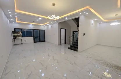 Villa - 5 Bedrooms - 4 Bathrooms for sale in Bani Jamra - Northern Governorate