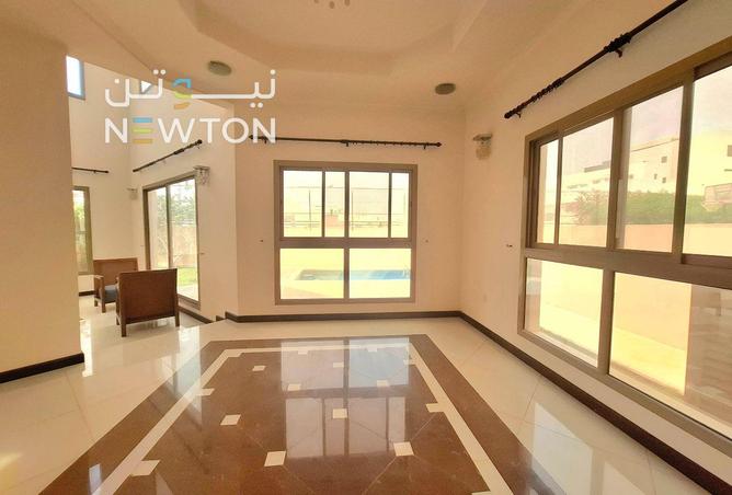 954841 - Property Image 2