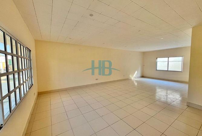 976275 - Property Image 2