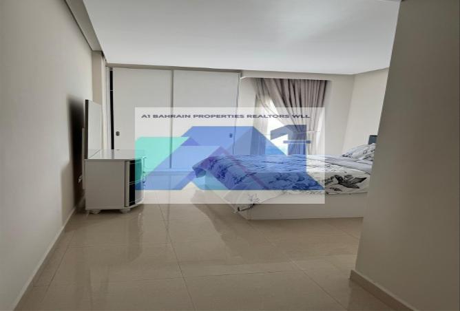 956440 - Property Image 3