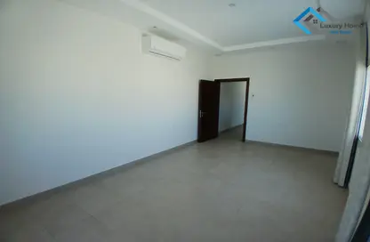 Apartment - 2 Bedrooms - 2 Bathrooms for rent in Busaiteen - Muharraq Governorate