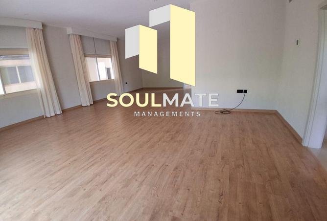 979181 - Property Image 3