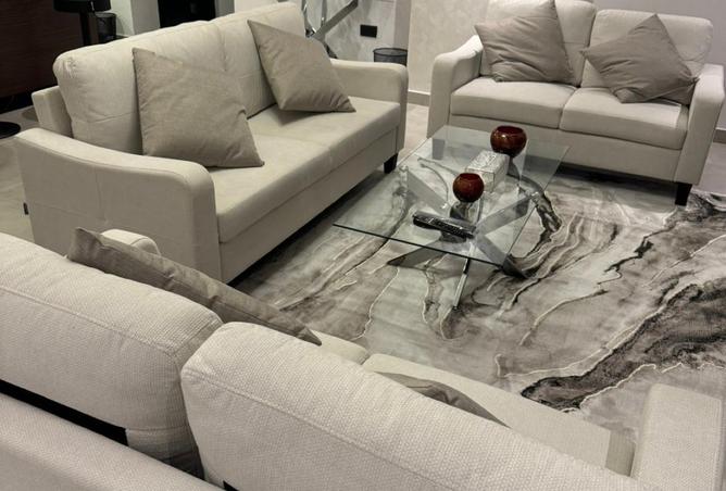 981602 - Property Image 3