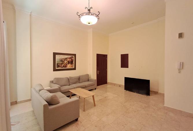 954879 - Property Image 2
